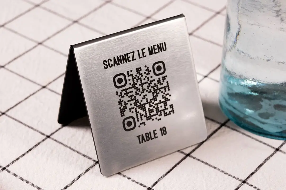 Pliage plastique d'un chevalet pour QR Code