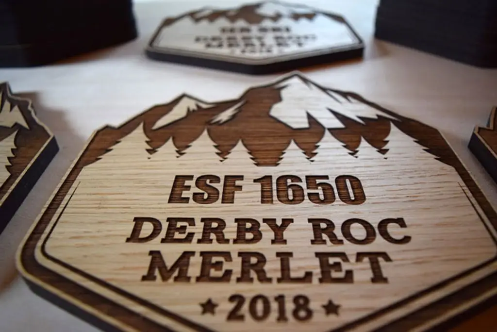 Trophée montagne en bois