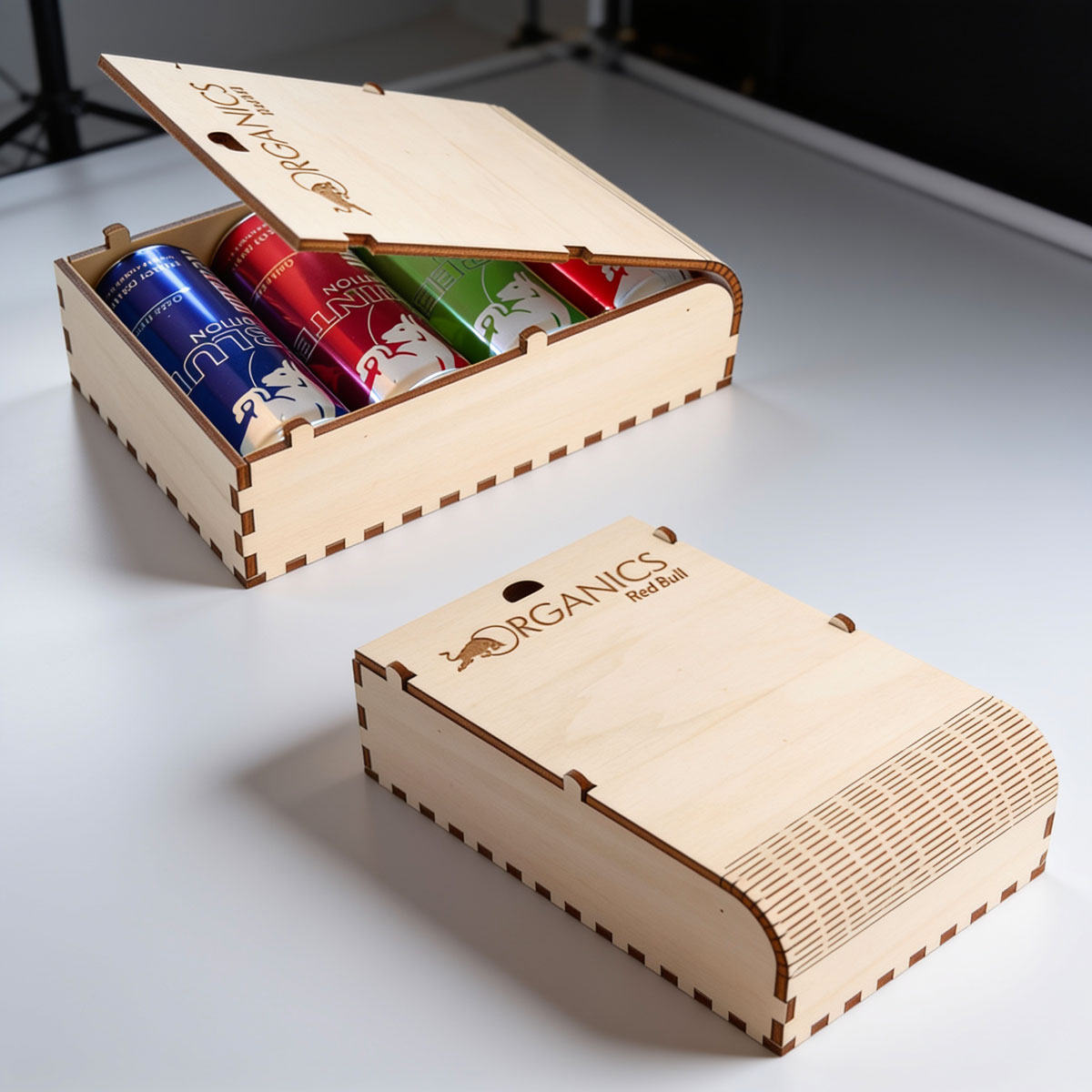 Boîte PLV en bois sur-mesure pour canette Red Bull